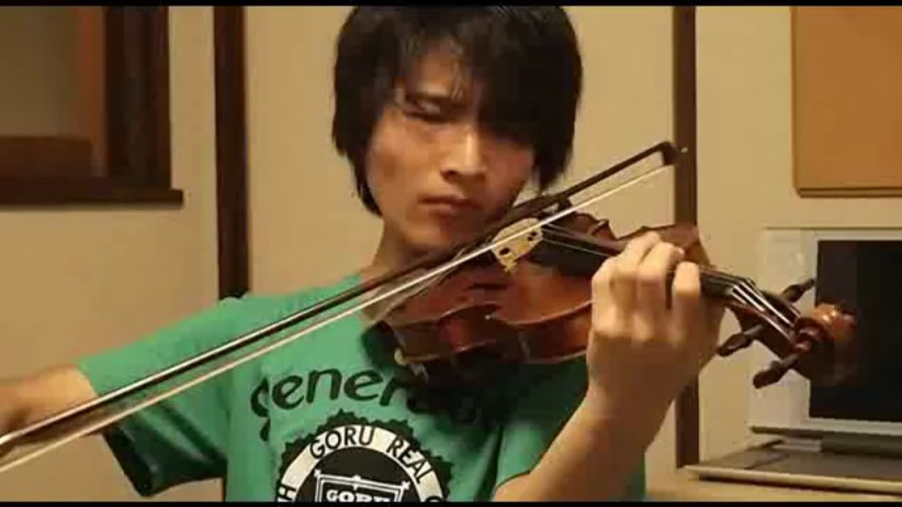 The guitar boy plays the violin. J.S. BACH sonata no.1 G minor adagio BWV1001
