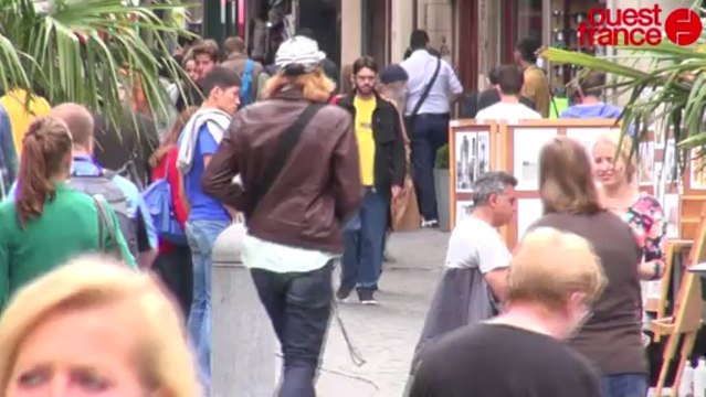 Abdication d'Albert 2: les Belges saluent un roi bon-enfant