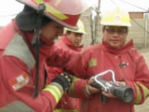 TRABAJADORES DE LA MUNICIPALIDAD MI PERÚ SE CAPACITAN GRACIAS A LA COMPAÑÍA DE BOMBEROS BRIGADIER ALEJANDRO REYES LEÓN MI PERÚ Nº 184 - MI PERÚ - VENTANILLA – CALLAO.