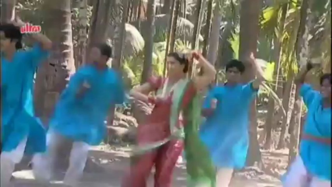 Hyo Porga Mazhyavar Martoy - Marathi Koli Song