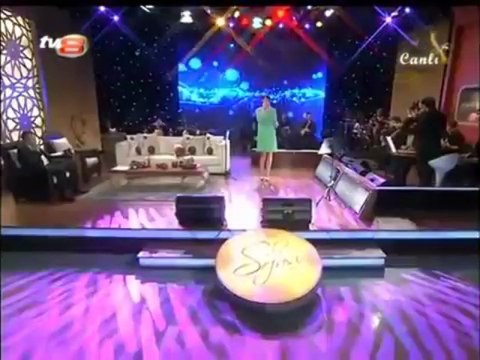 ZARA ELLERİNİ ÇEKİP BENDEN CANLİ