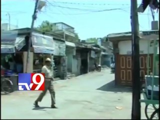 YSRCP leaders attack on SI in Pulivendula