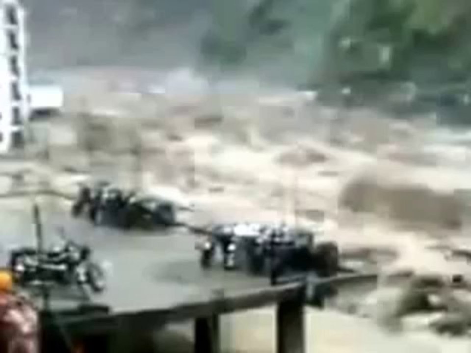Uttarakhand Flood 2013 Car swept into river Ganga in Chamoli