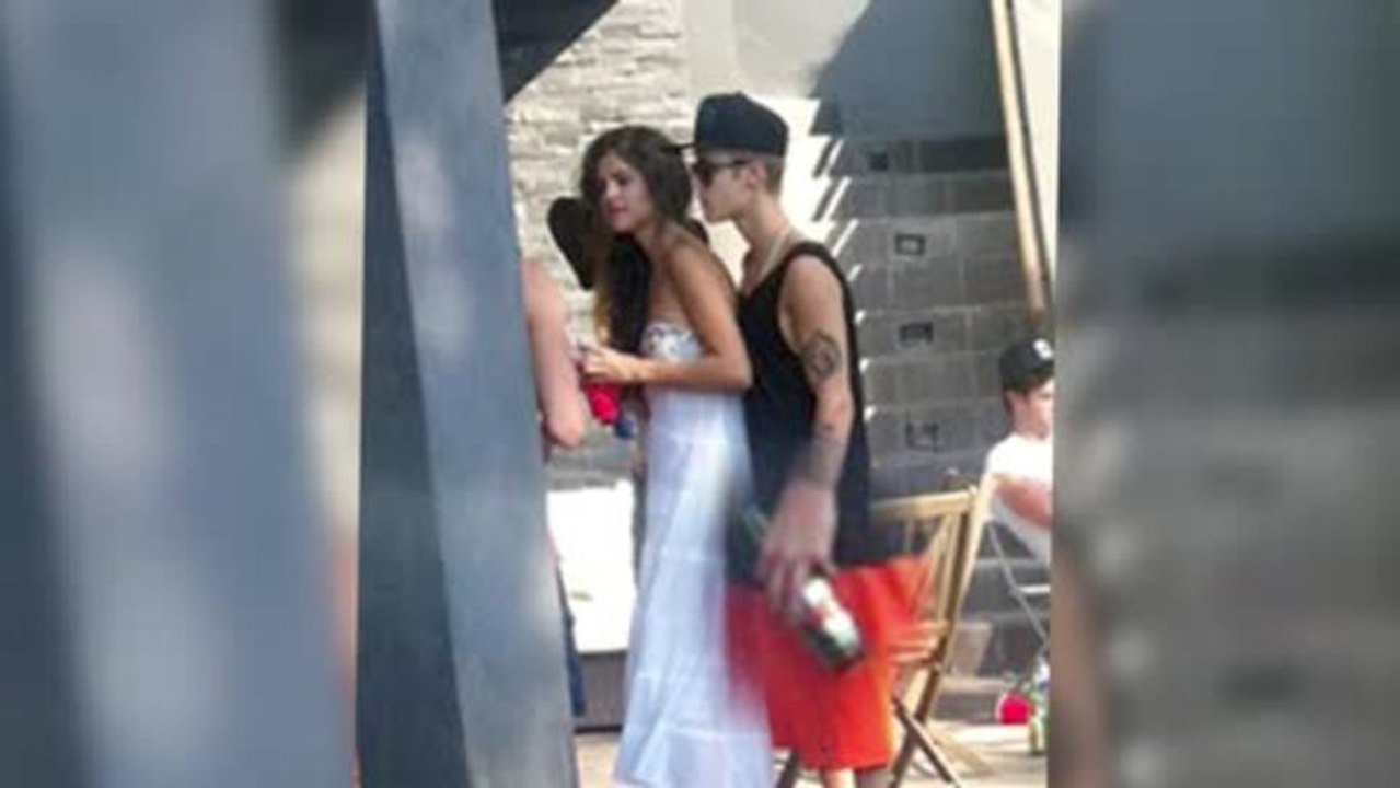 Justin Bieber trinkt Bier