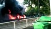 Un bus incendié en plein paris par un pétard-mortier