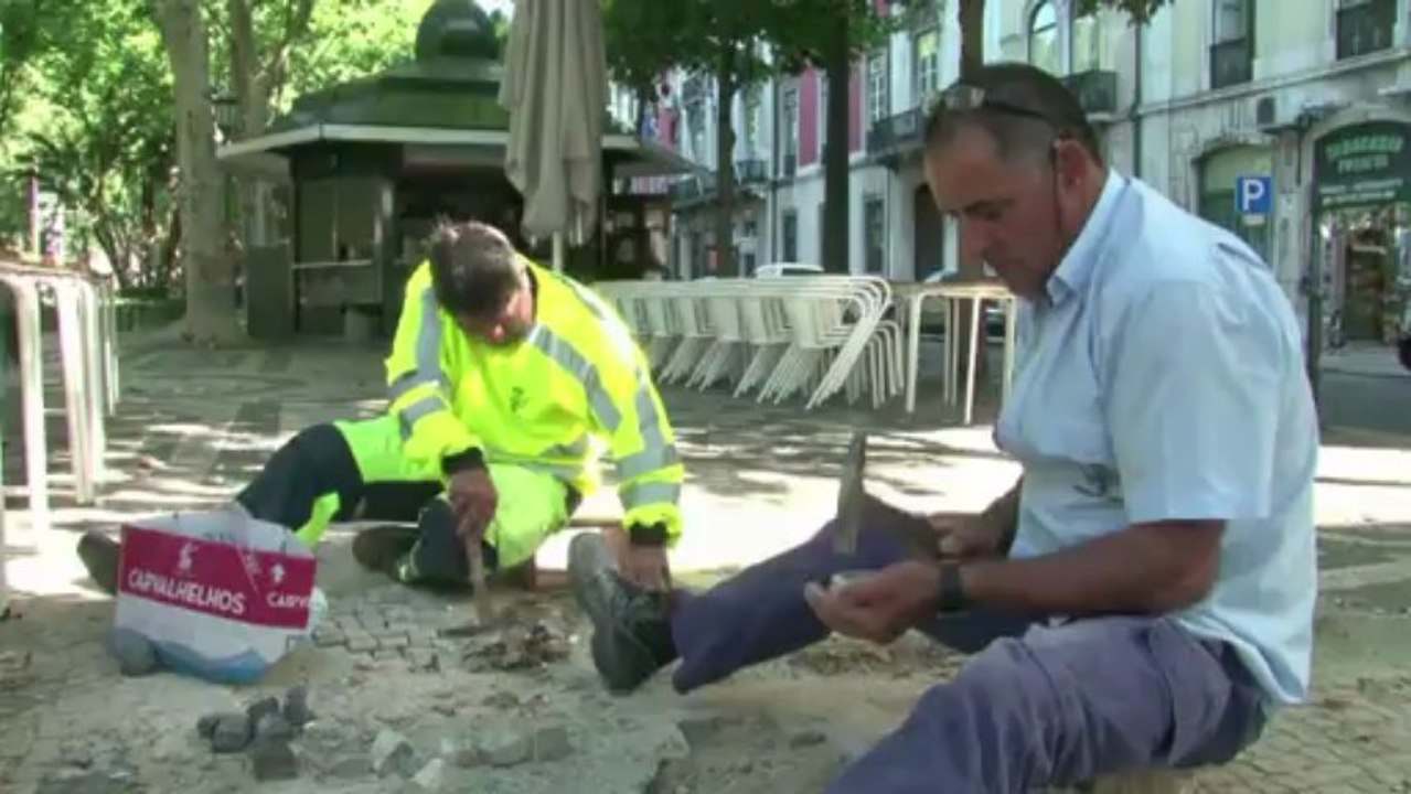 Lissabons kunstvolles Pflaster in Gefahr