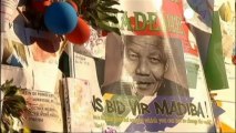 Mandela'nın doğum günü öncesi sevenleri yanına koştu