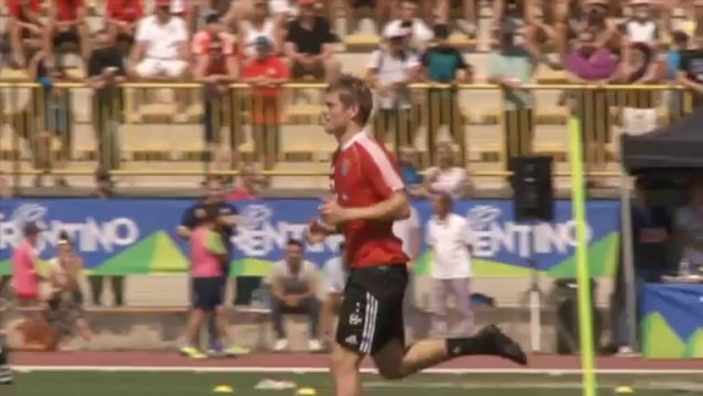 Thiago trains with Bayern for first time