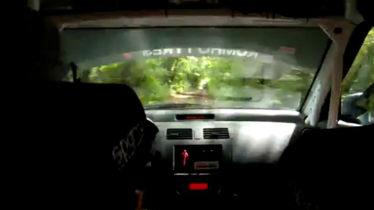 rallye terre de langres  equipage Gracial/Landais suzuki swift n2 es 7 32secondes d avance sur le deuxieme n2