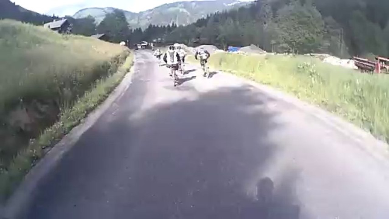 descente sur route vers Chatel