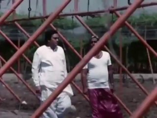 Sanjeev Kumar scaring a stranger - Super funny scene - Angoor