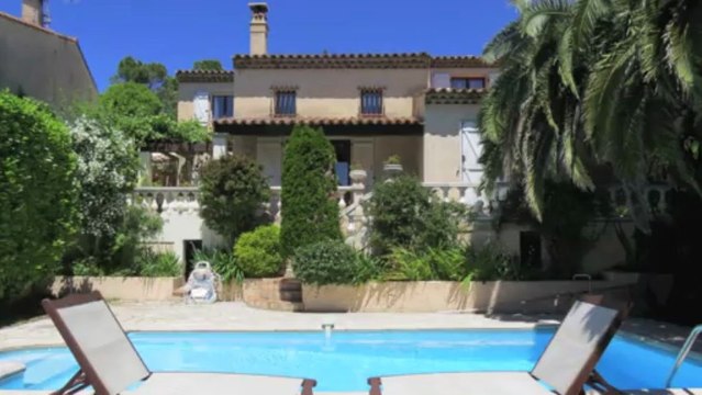 VILLA à Mandelieu La Napoule 06210 - 130 m² sur terrain de 590 m² avec Piscine - Studio indépendant