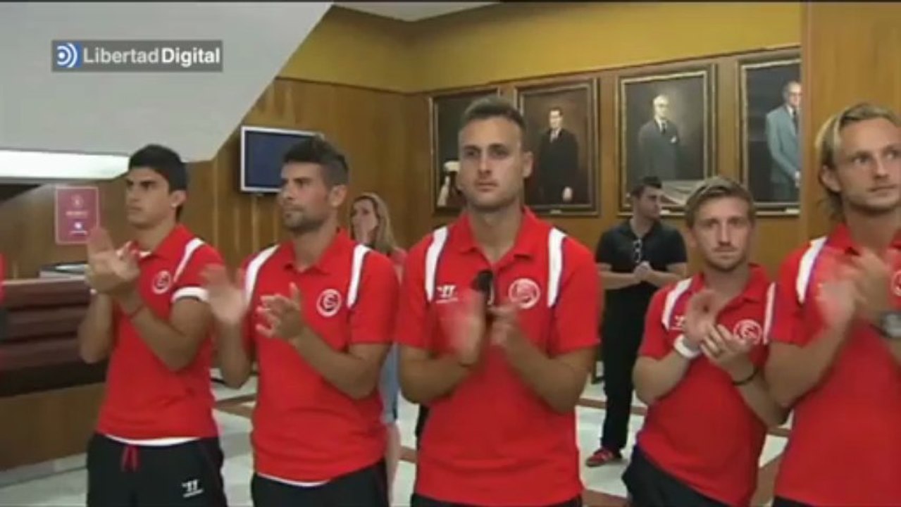 Negredo: "Mi etapa en el Sevilla acaba aquí, agradezco estos cuatro años"