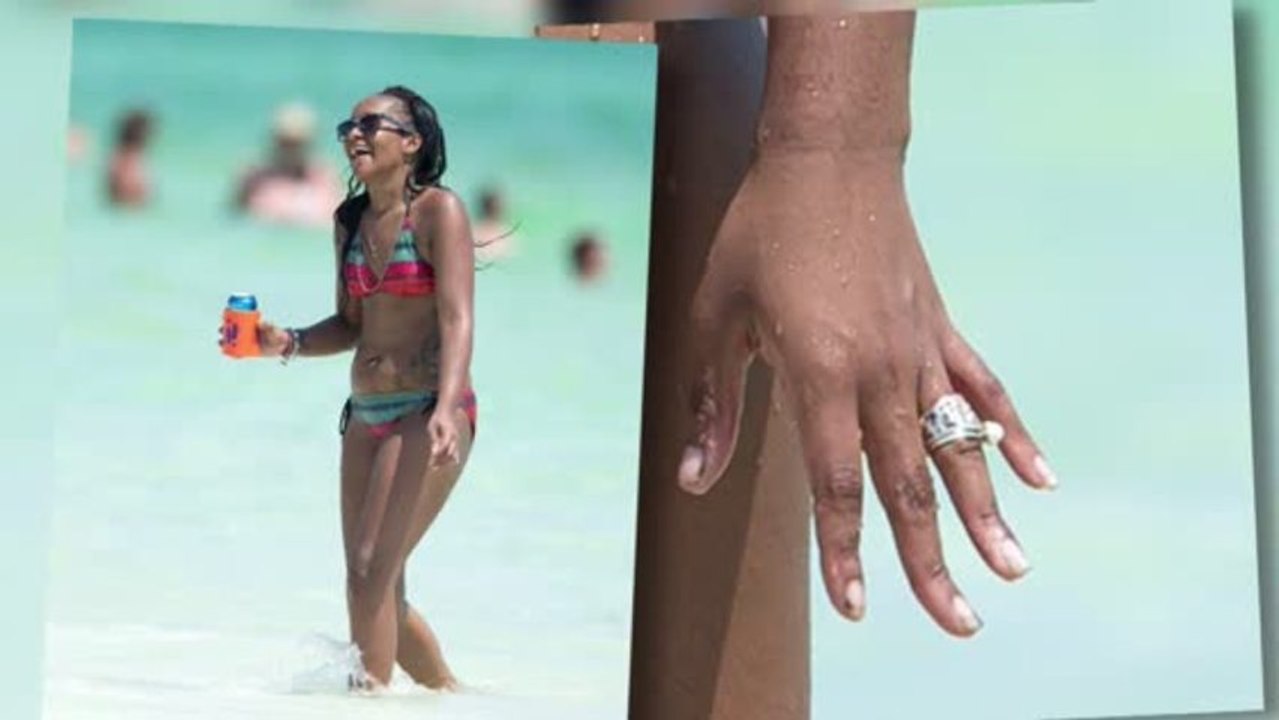 Bikini-schönheit bobbi kristina brown feiert