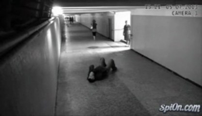 Un voleur de téléphone portable K.O