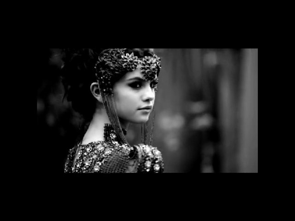 Selena Gomez - Undercover