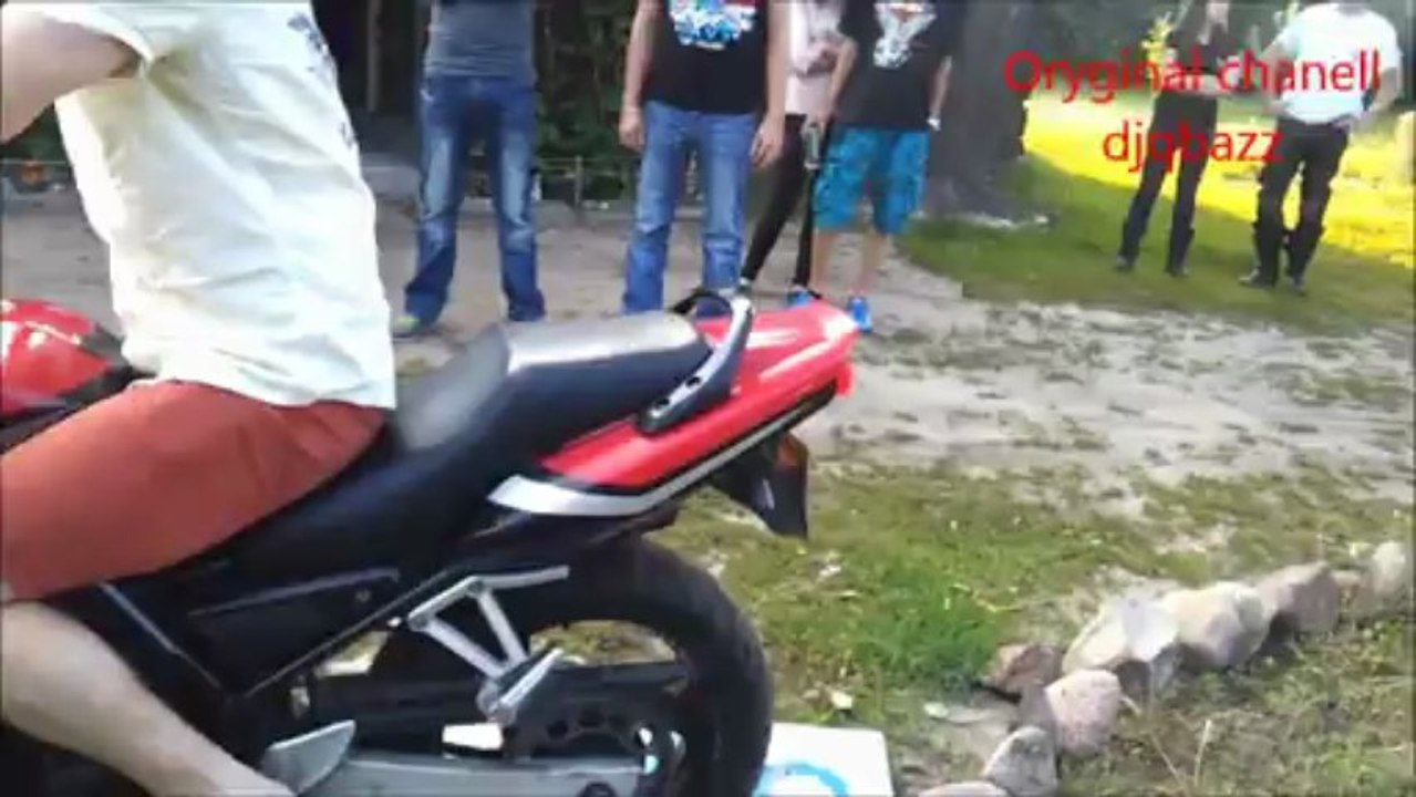 Burning Tire on Wood + 6 Gear- Palenie gumy na drewnianej desce do 6 biegu