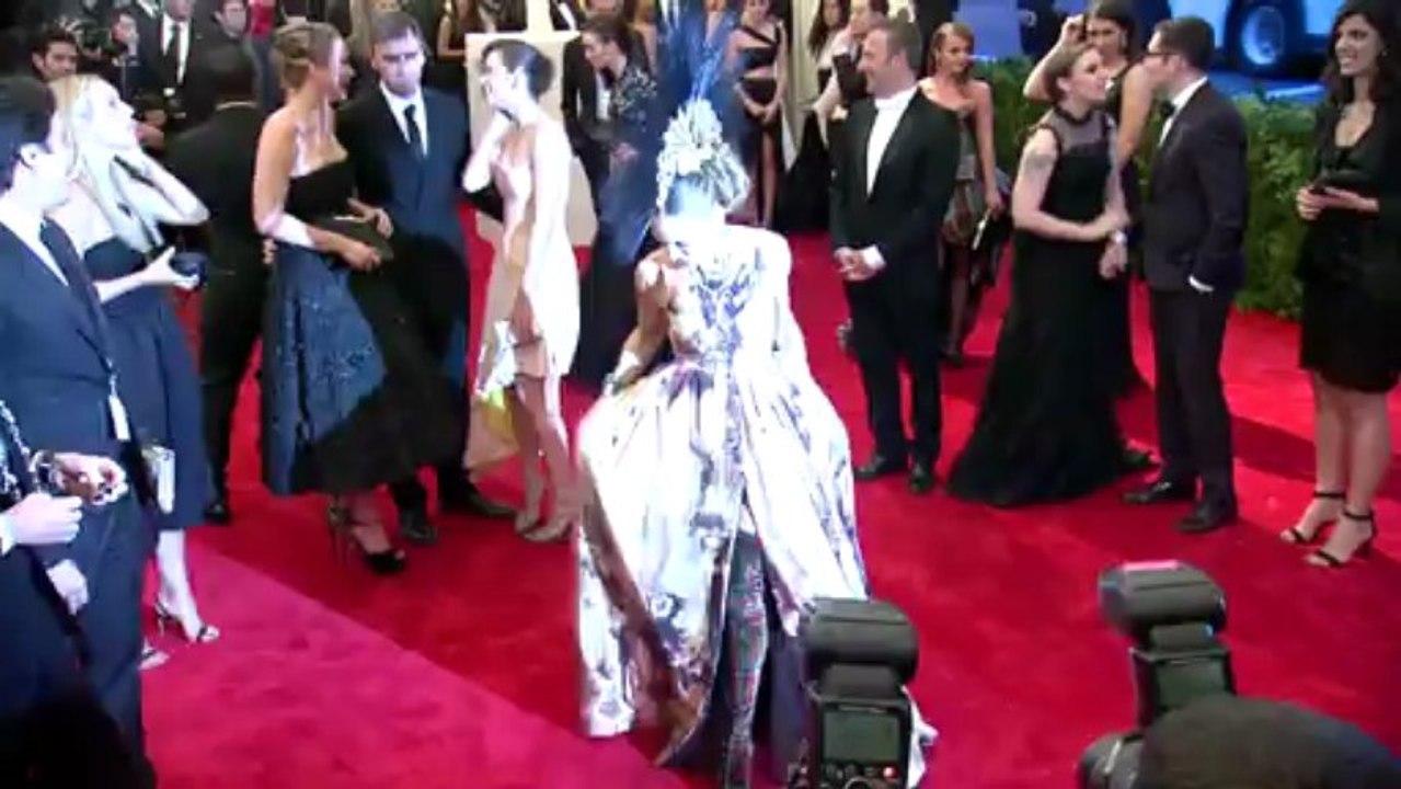 Sarah Jessica Parker Launches the SJP Shoe Collection