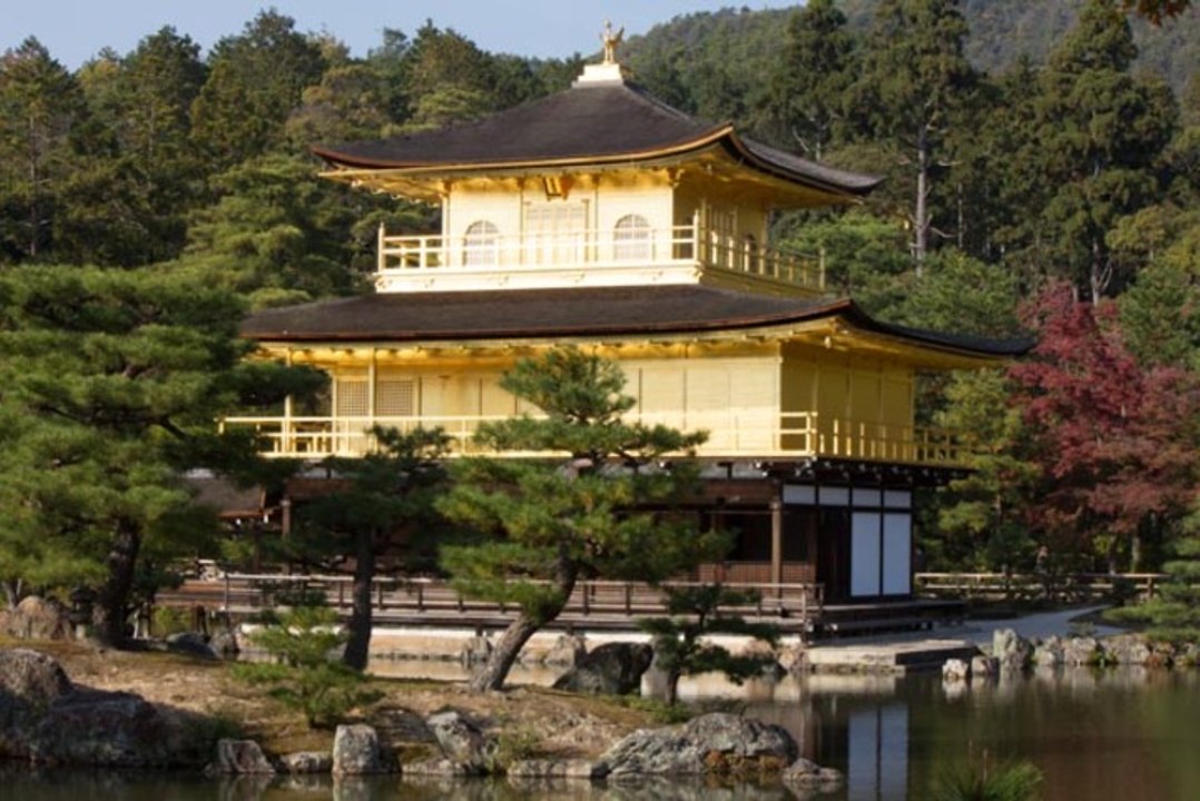 Shogun Ashikaga Yoshimitsu’s (足利 義満) Villa: Kinkaku-ji (金閣寺)!