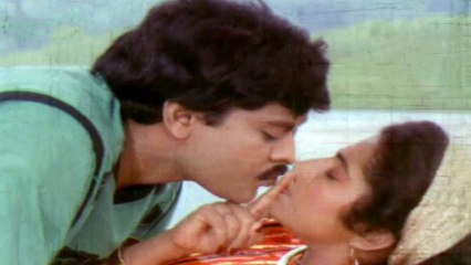 Manchi Donga Movie Songs - Mudde Pettamantava - Chiranjeevi Suhasini