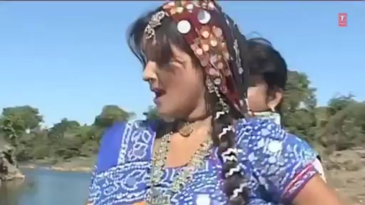 Gujarati Dance Video Song - Leje Rasiyan Chanduladi Mari Rangdar Chhe - Mena Gurjri