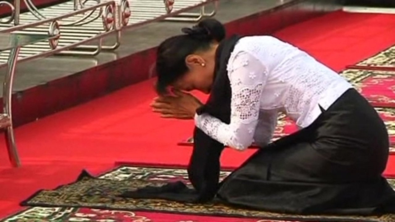 Suu Kyi leads tribute to Myanmar acivists