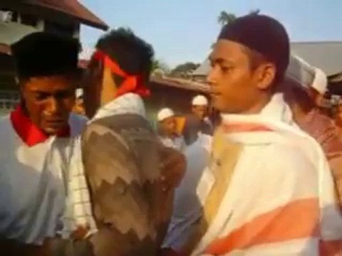 بيروين معا الروهينجا المسلمين الذين أنقطعت بهم السبل في وكسيوماوي أتشيه دار السلام - Bireuen together Rohingya Muslims stranded in Lhokseumawe Aceh Darussalam