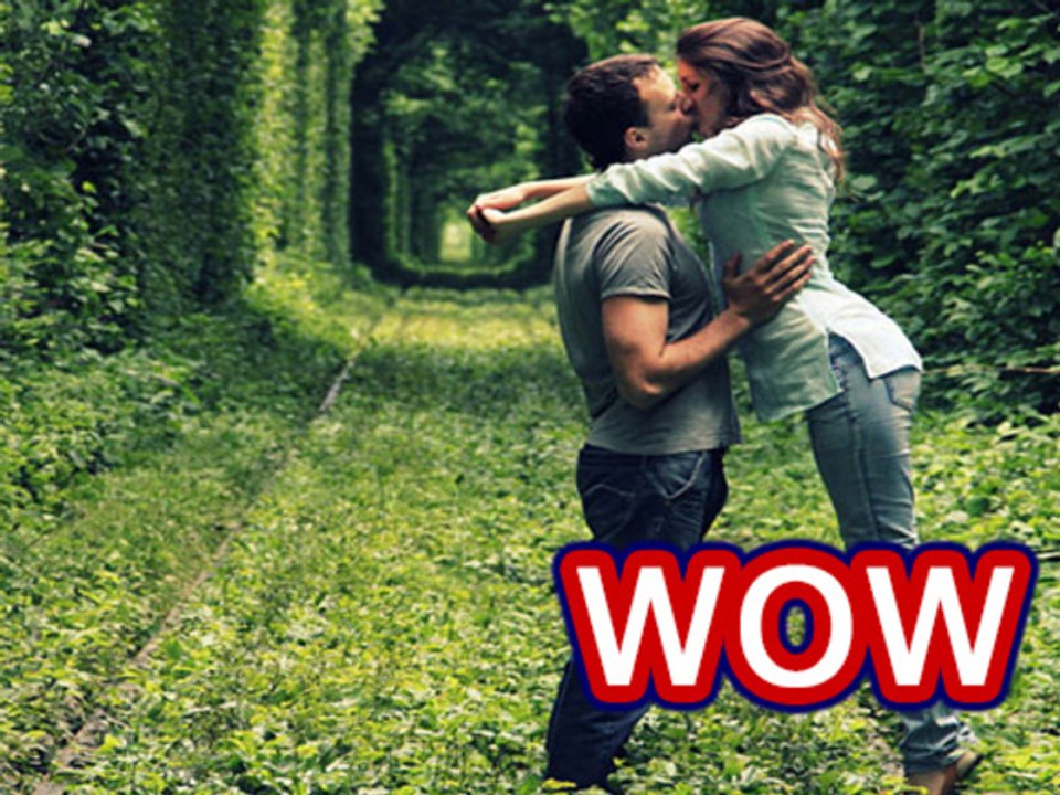 WOW Express Your LOVE In Ukraine Love Tunnel