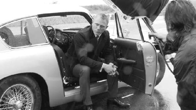 Cover Shoots - Daniel Craig’s Photo Shoot with Annie Leibovitz