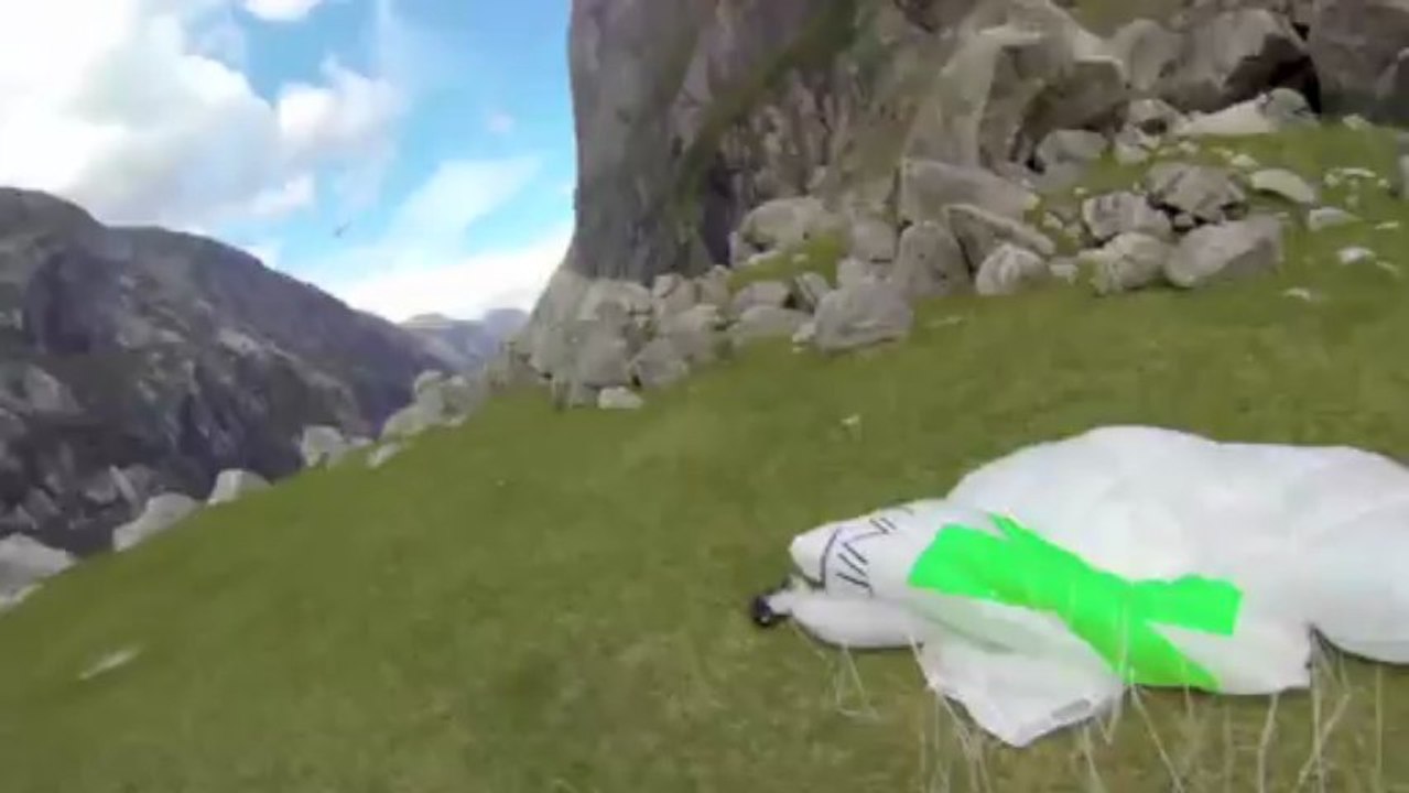 Wingsuit flying in Kjerag, Norway with Opera Browser (raw cut)