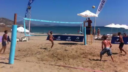 Θέαμα στην άμμο: 14ο Τουρνουά Beach Volley
