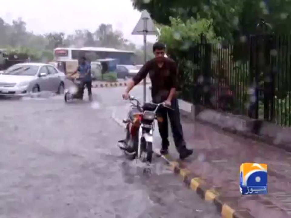 Rain lashes Lahore-20 Jul 2013