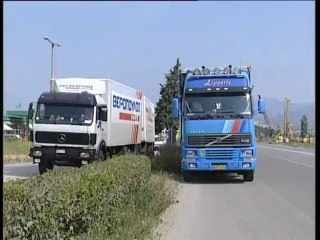 Στο υπουργείο οι φορτηγατζήδες