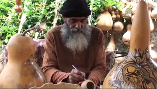 Su kabağından abajur, avize yapıyor