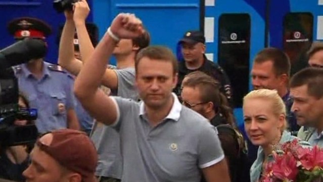 Navalny rallies supporters in Moscow