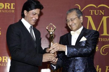 REVEALED Shahrukh Khan Admits Buying FILM AWARD
