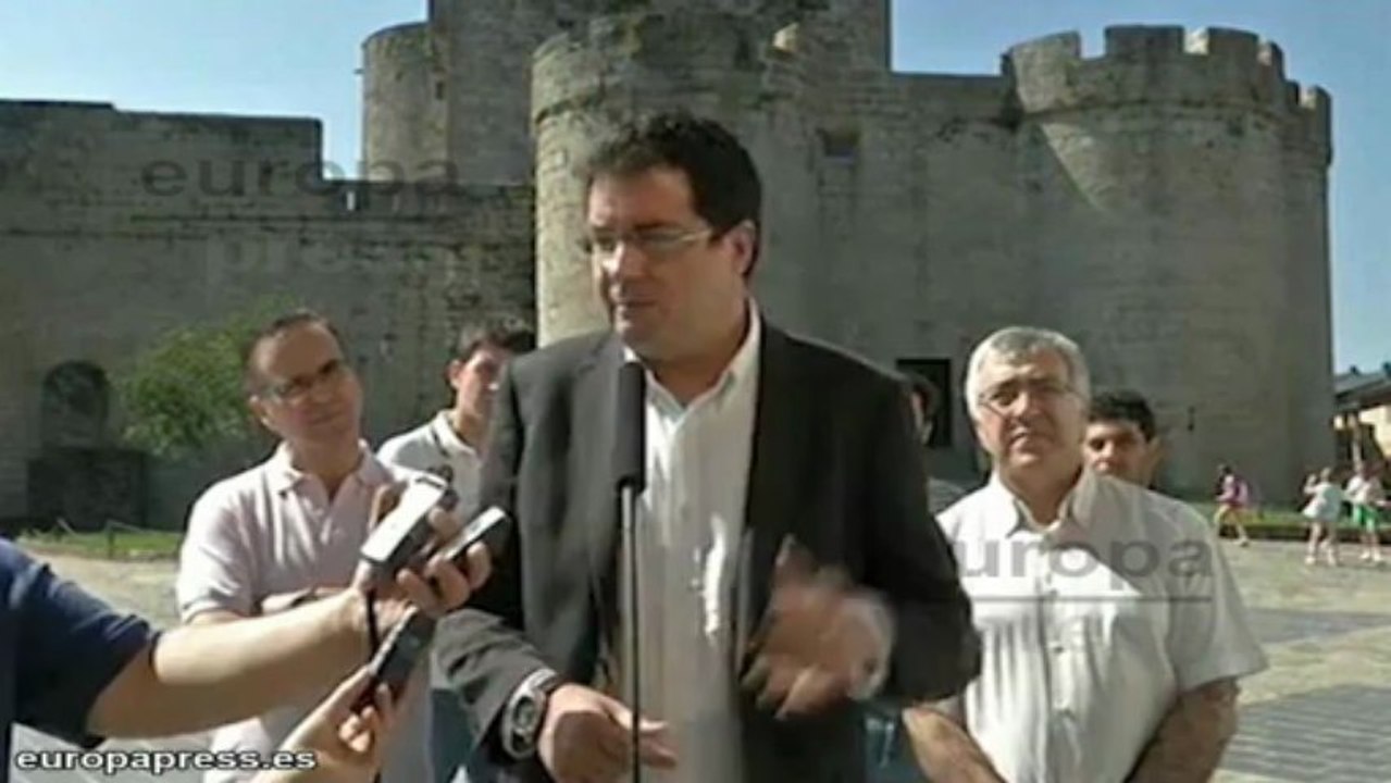 López: "Rajoy está atado a Bárcenas"