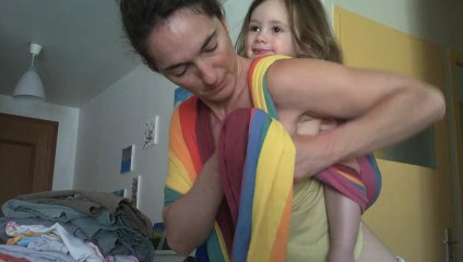 kangourou dos avec écharpe tissée