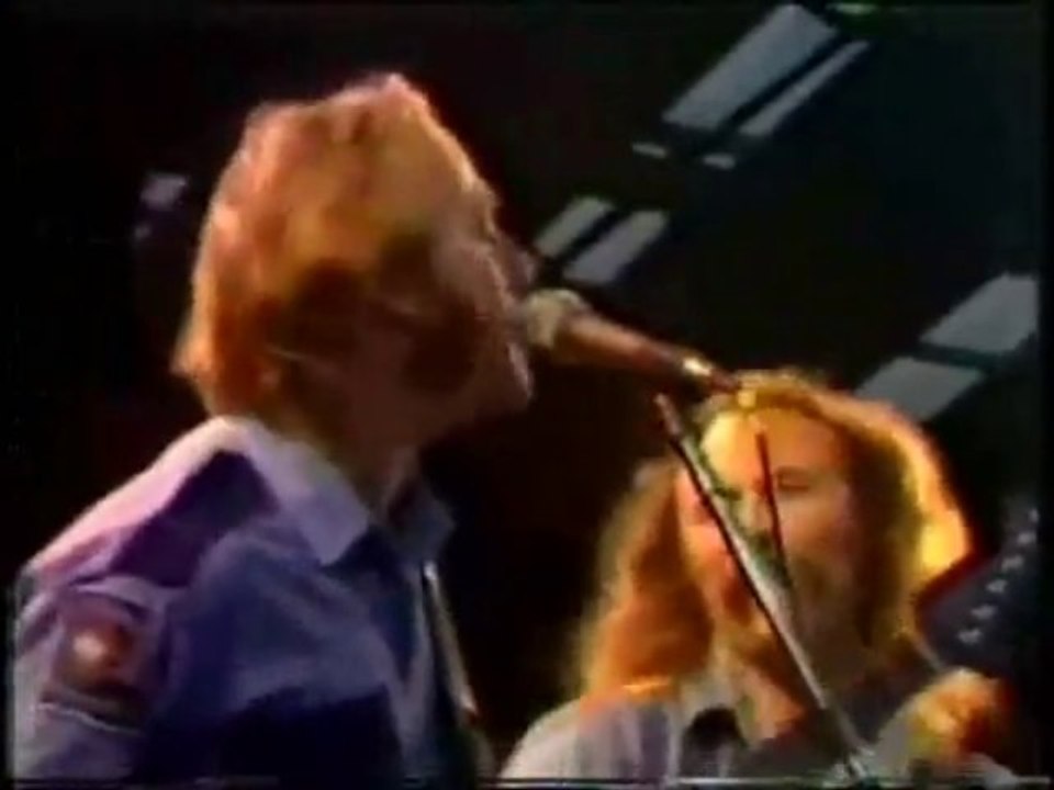 Crosby, Stills, Nash & Young - Love The One You're With (Live 1974)