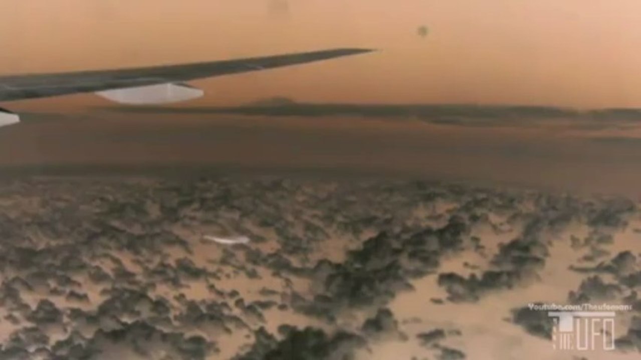 UFO .photo. Brézil . Rio de Janeiro .( Airplane Window ) 20.07.2013