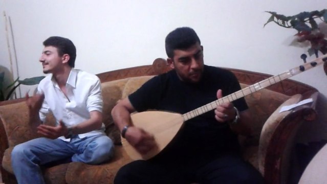 Eşarbını Yan Bağlama