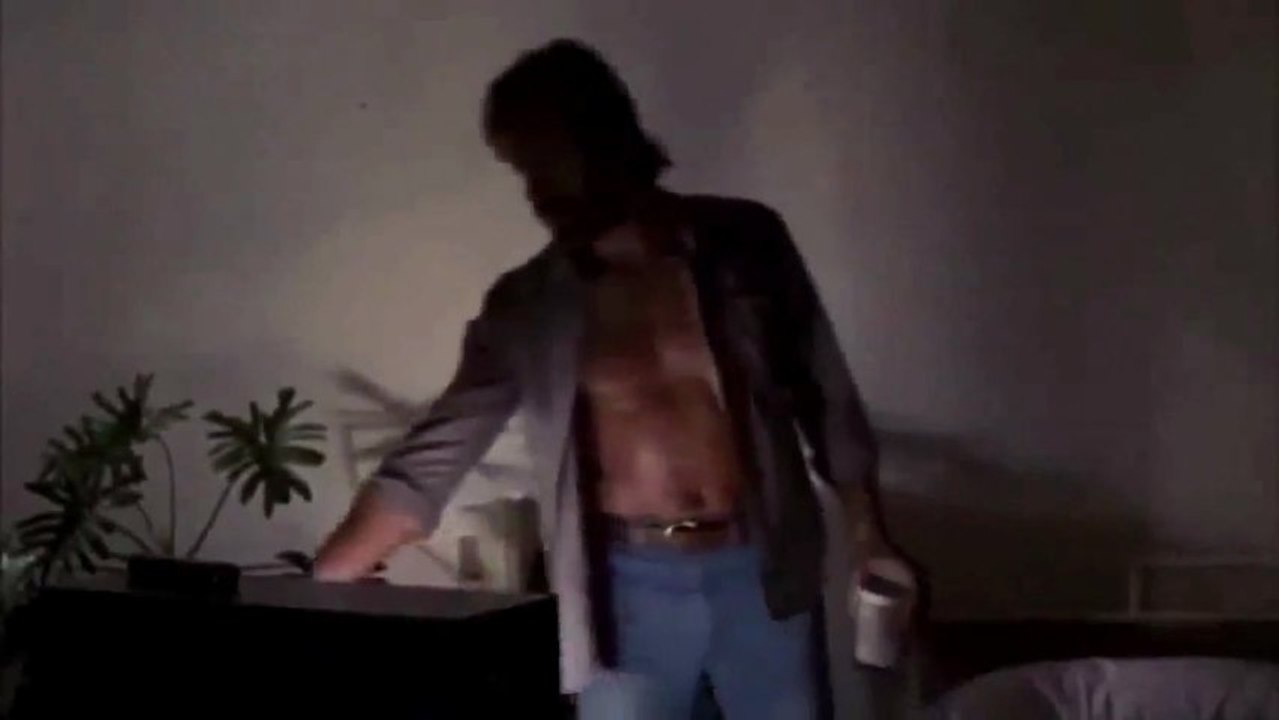 Chuck Norris assistindo o programa do Silas Malafaia