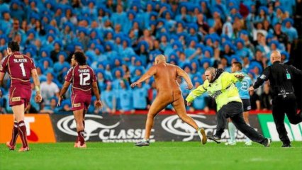 Streaker Causes Chaos at State of Origin Game 🏟️
