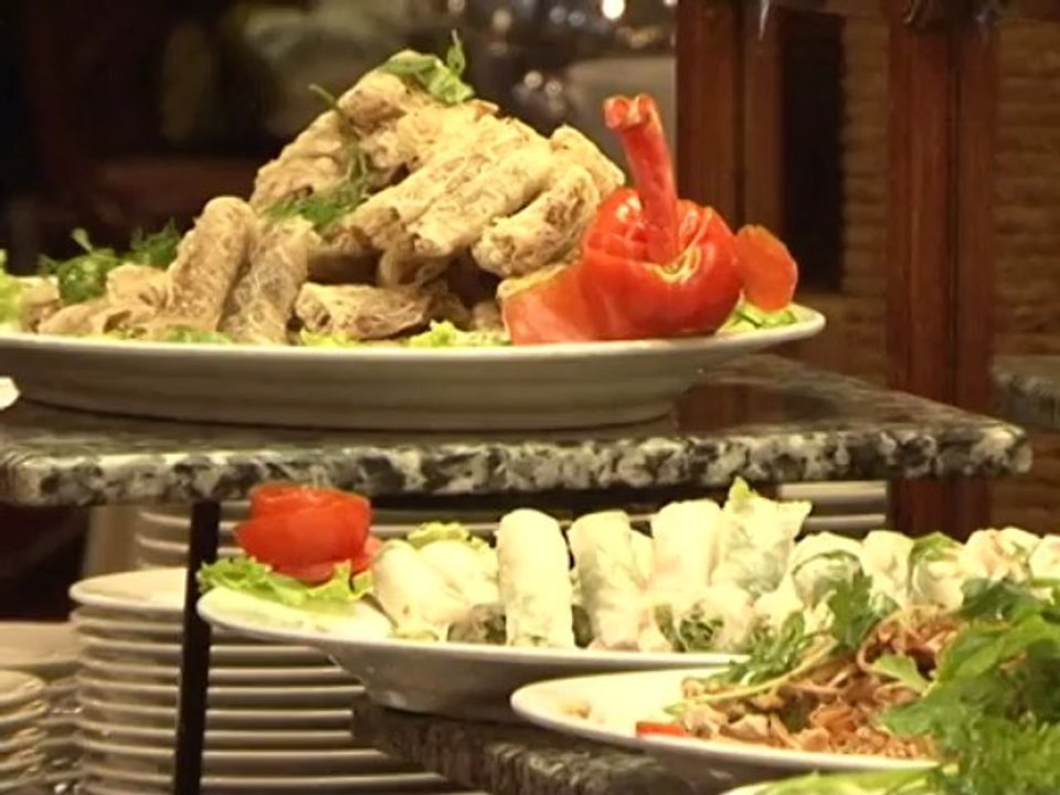 Du thuyền Emeraude - "Chuyến du thuyền ngược thời gian" thăm Vịnh Hạ Long