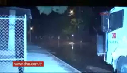 Anne kucağındaki bebek ile TOMA'ya kafa tuttu: Ben kızımın geleceği için savaşıyorum