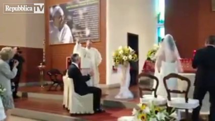 PREOT CATOLIC DANSAND "MAMMA MARIA" IN BISERICA LA CUNUNIE...