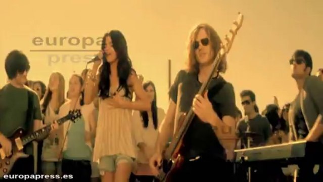 Selena Gomez celebra su cumpleaños vestida de diablesa