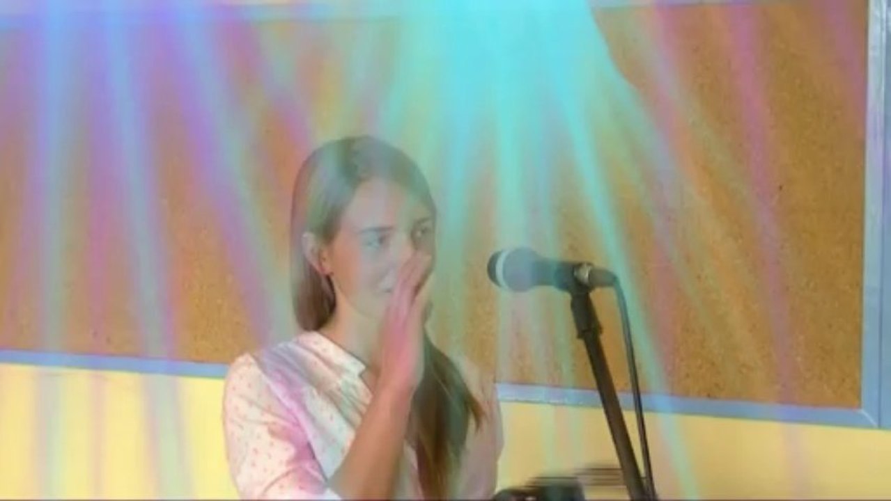 "pourquoi elle" . Création d'une chanson en classe de 3ème avec Juliette au collège Puy de d'Alon à Souillac