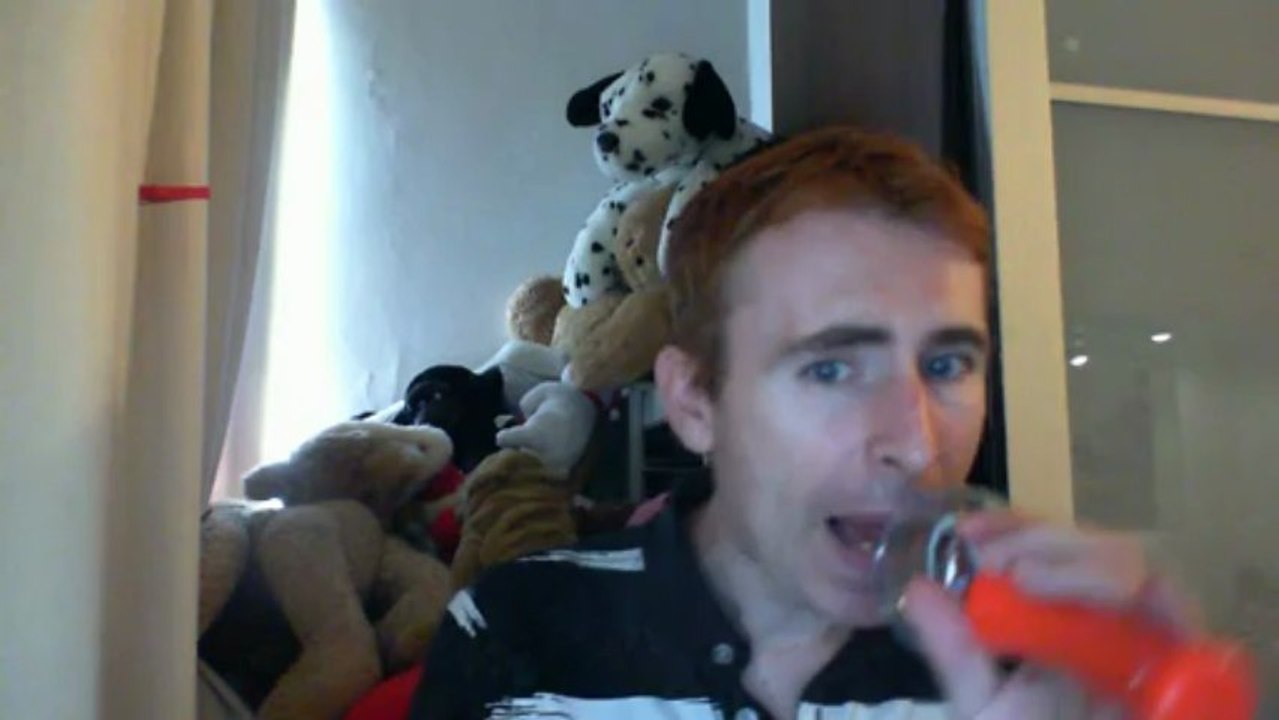 Wiwi égratigne "qui se soucie de nous" de Jacques Dutronc