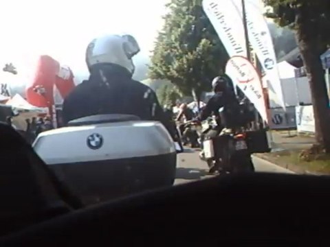 arrivée sur le site du village BMW